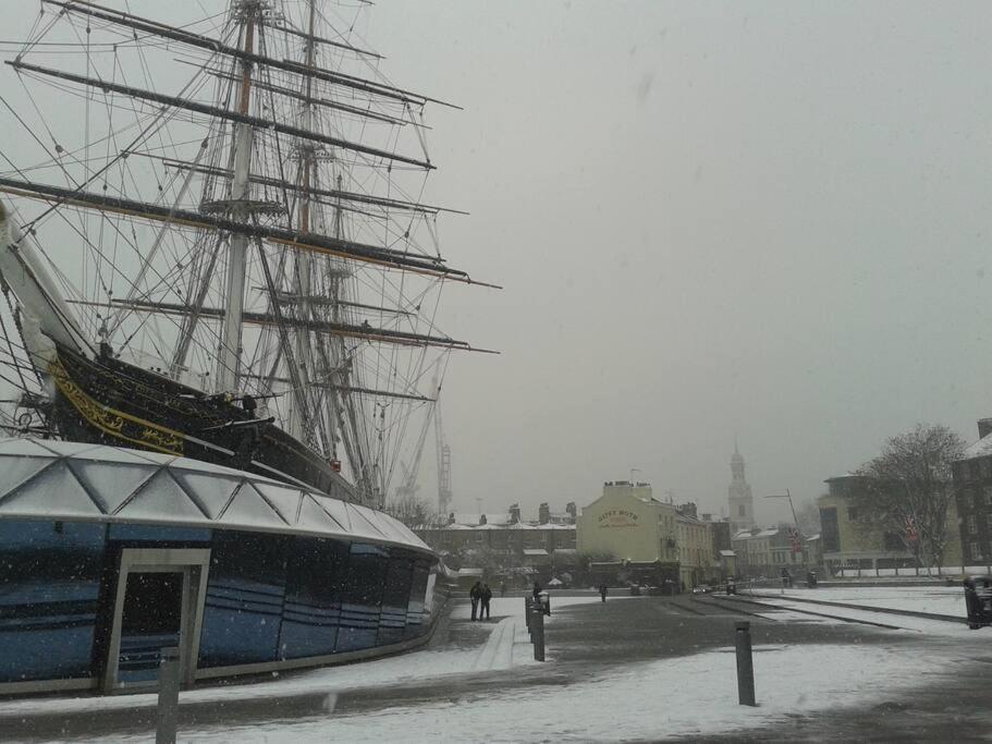 Naval Cottage In The Heart Of Royal Greenwich ลอนดอน ภายนอก รูปภาพ