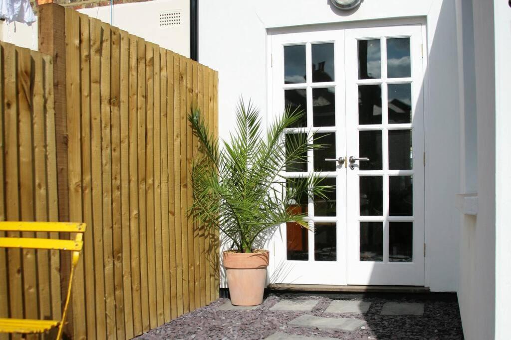 Naval Cottage In The Heart Of Royal Greenwich ลอนดอน ภายนอก รูปภาพ